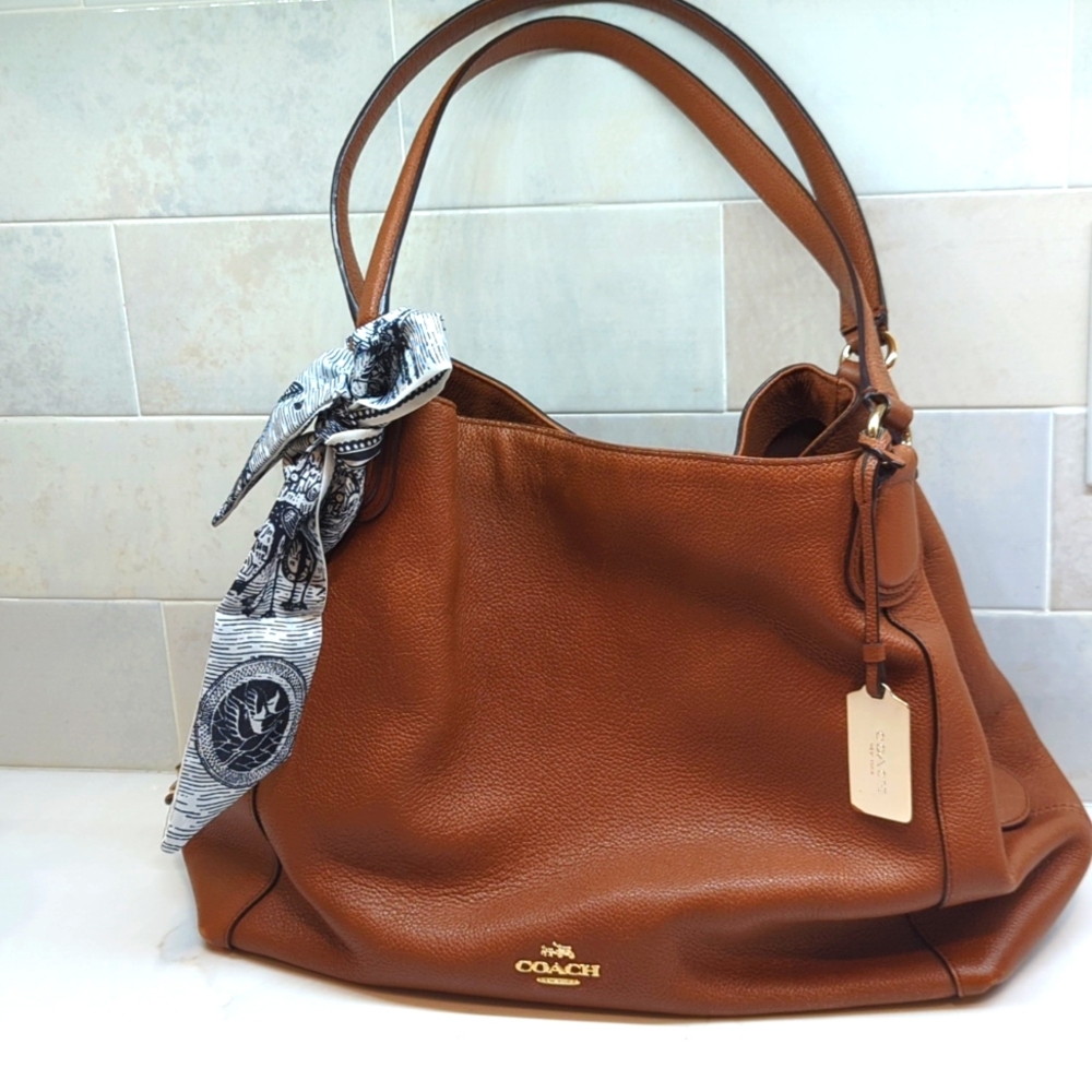 Coach Brown Shoulder Bag with Classic Sophistication